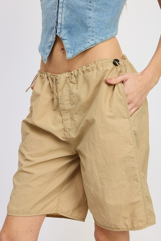 CONTRASTED BERMUDA SHORTS by Emory Park | Fleurcouture