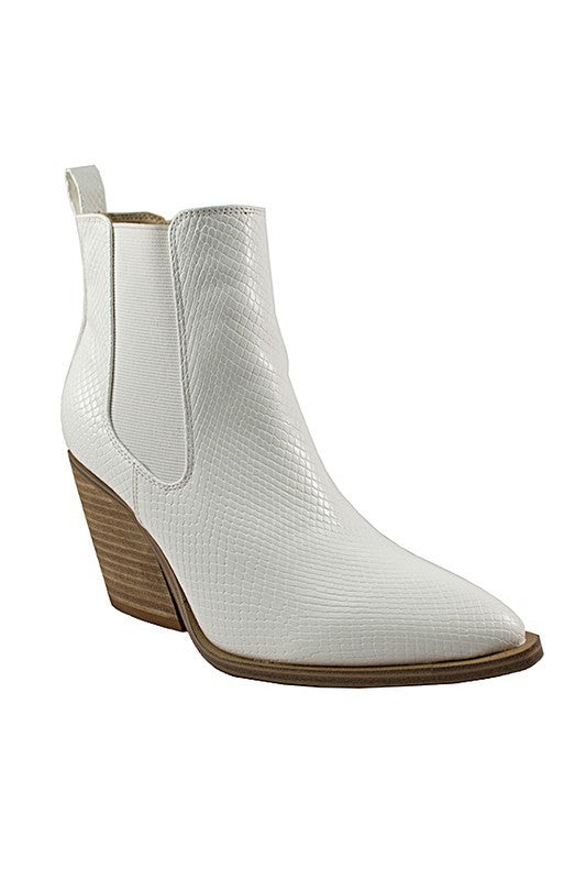DAKO-ANKLE BOOTIES SNAKE WHITE 6 by Let&
