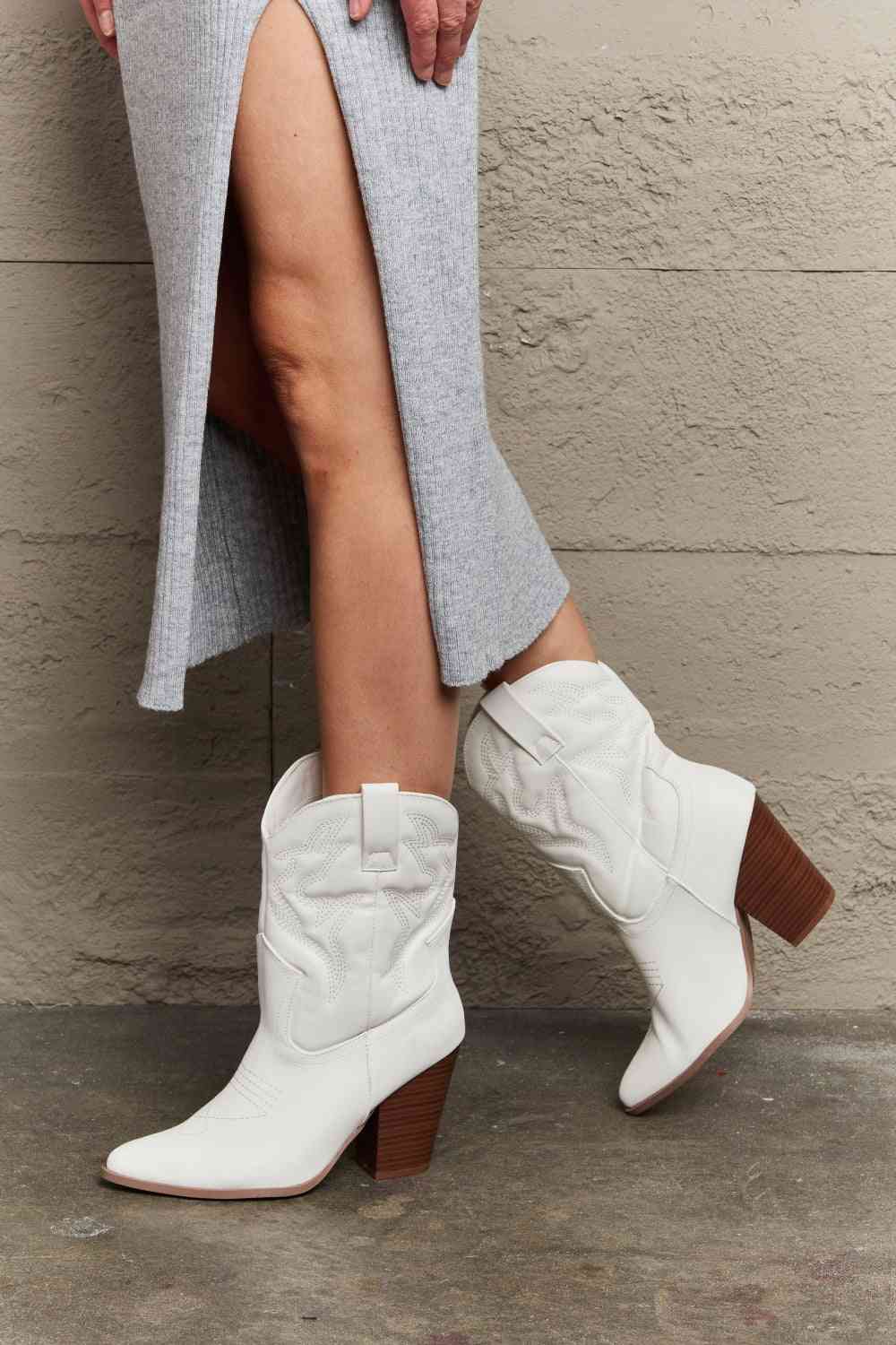Legend Footwear Bella Cowboy Boots White by Trendsi | Fleurcouture