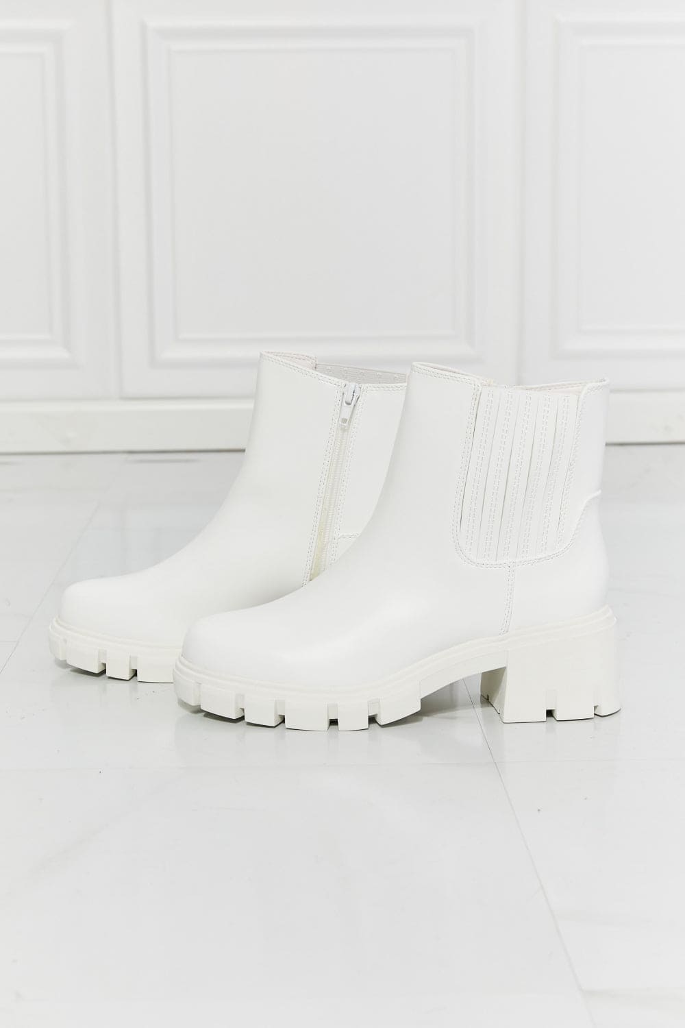 MMShoes What It Takes Lug Sole Chelsea Boots in White White by Trendsi | Fleurcouture