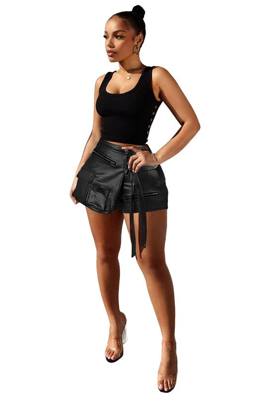 WOMEN FASHION CARGO STYLE SHORT BLACK S by By Claude | Fleurcouture
