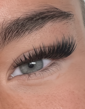 Ultra Wispy Lashes