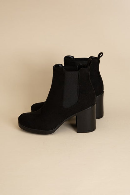 Arbor Boots BLACK by Fortune Dynamic | Fleurcouture