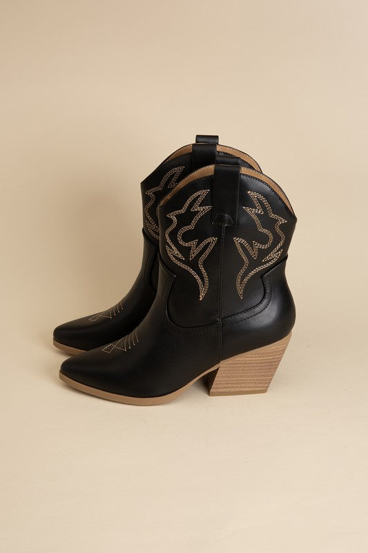 BLAZING-S WESTERN BOOTS by Fortune Dynamic | Fleurcouture