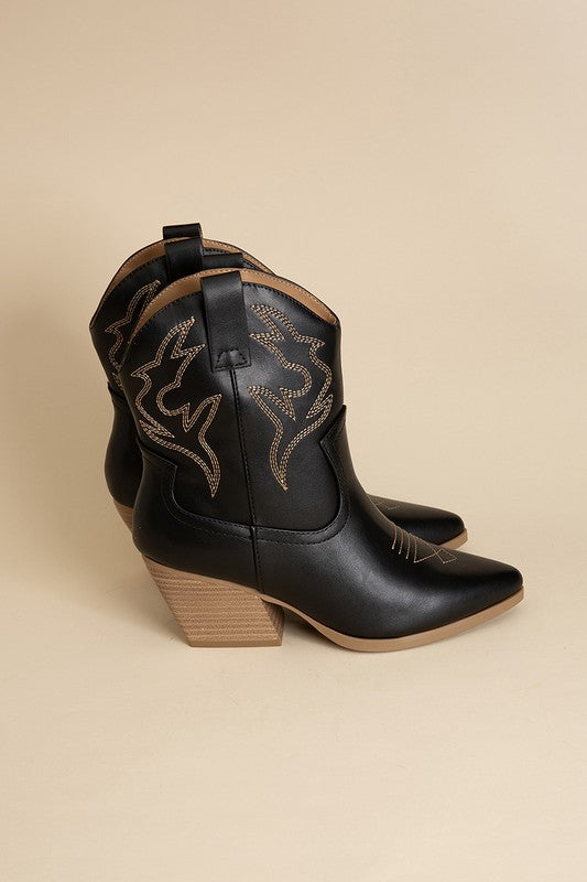 BLAZING-S WESTERN BOOTS by Fortune Dynamic | Fleurcouture