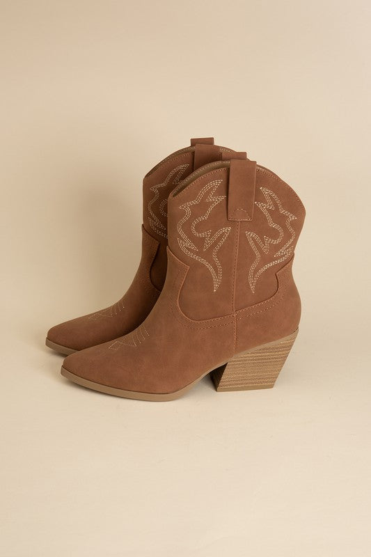 Blazing-S Western Boots Shoes &amp; Bags by Fortune Dynamic | Fleurcouture