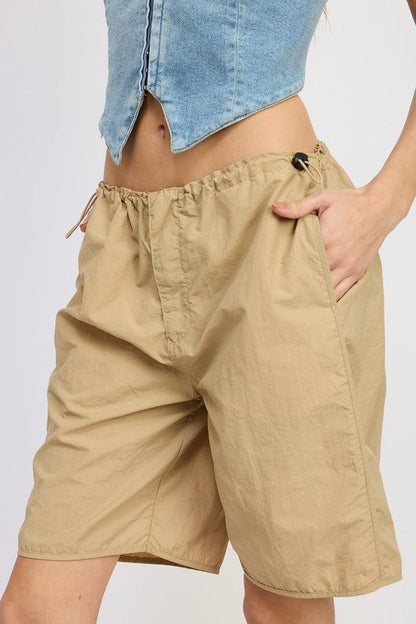 CONTRASTED BERMUDA SHORTS by Emory Park | Fleurcouture