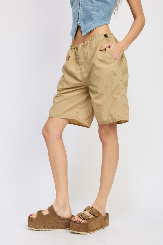 CONTRASTED BERMUDA SHORTS by Emory Park | Fleurcouture