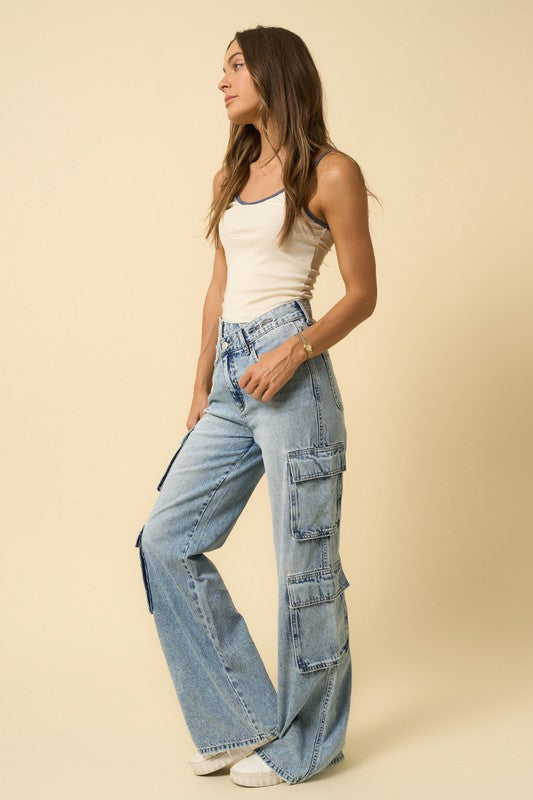 CROSSOVER RELAXED CARGO JEANS LIGHT DENIM by Denim Lab USA | Fleurcouture