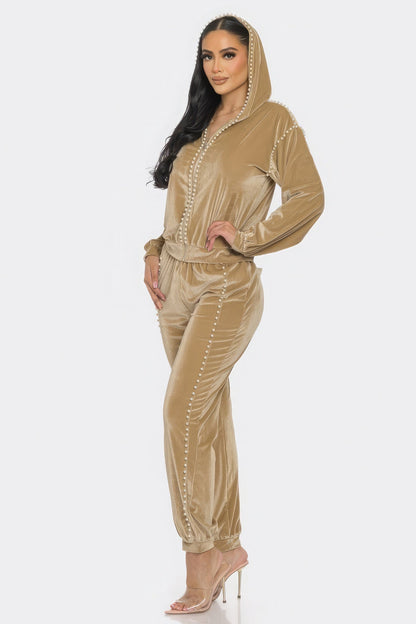 Jogger With Pearls Set by Fleurcouture | Fleurcouture