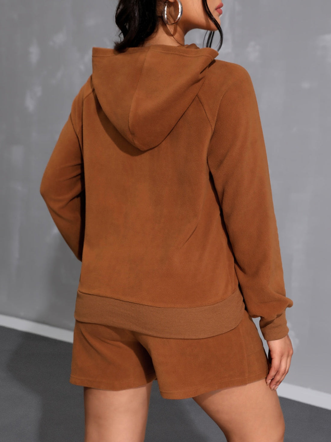 Long Sleeve Hoodie and Pocketed Shorts Set Caramel Women&