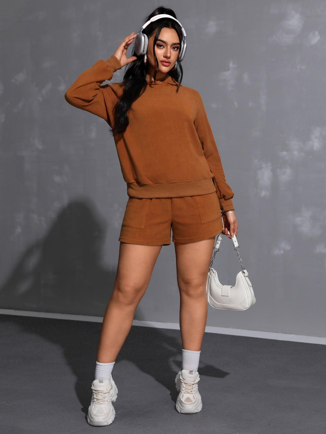 Long Sleeve Hoodie and Pocketed Shorts Set Caramel Women&