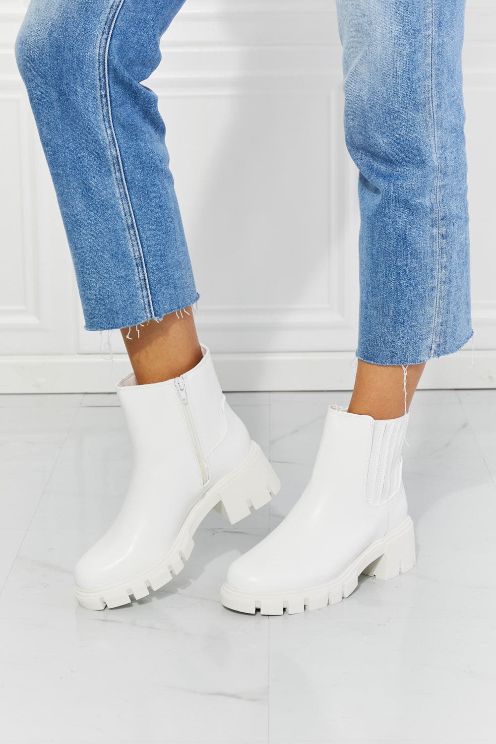 MMShoes What It Takes Lug Sole Chelsea Boots in White White 6 by Trendsi | Fleurcouture
