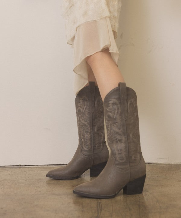 Oasis Society Amaya - Classic Western Boot by Oasis Society | Fleurcouture