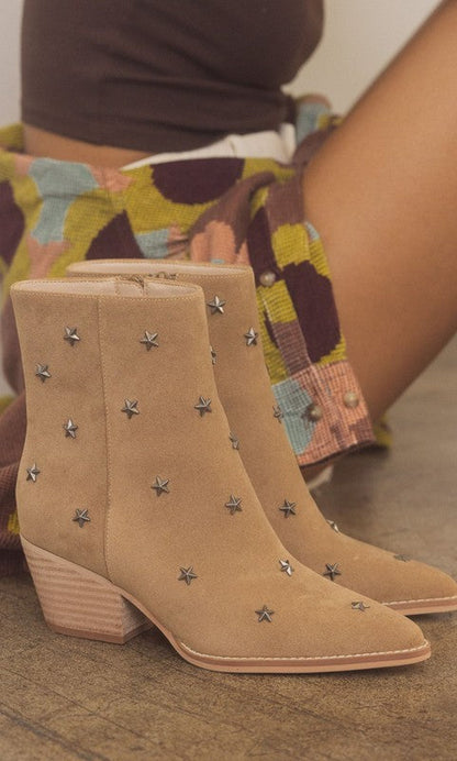 OASIS SOCIETY Ivanna - Star Studded Western Boots WHITE by Oasis Society | Fleurcouture