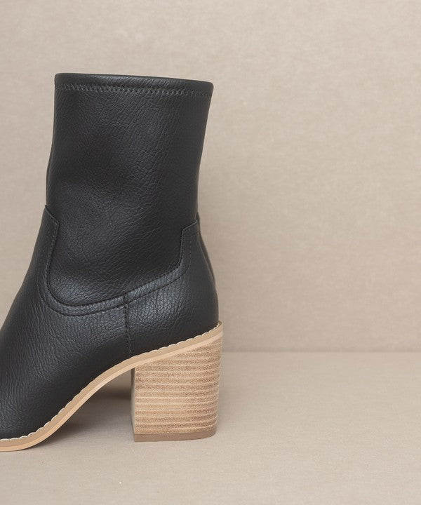 OASIS SOCIETY Vienna - Sleek Ankle Hugging Booties by Oasis Society | Fleurcouture