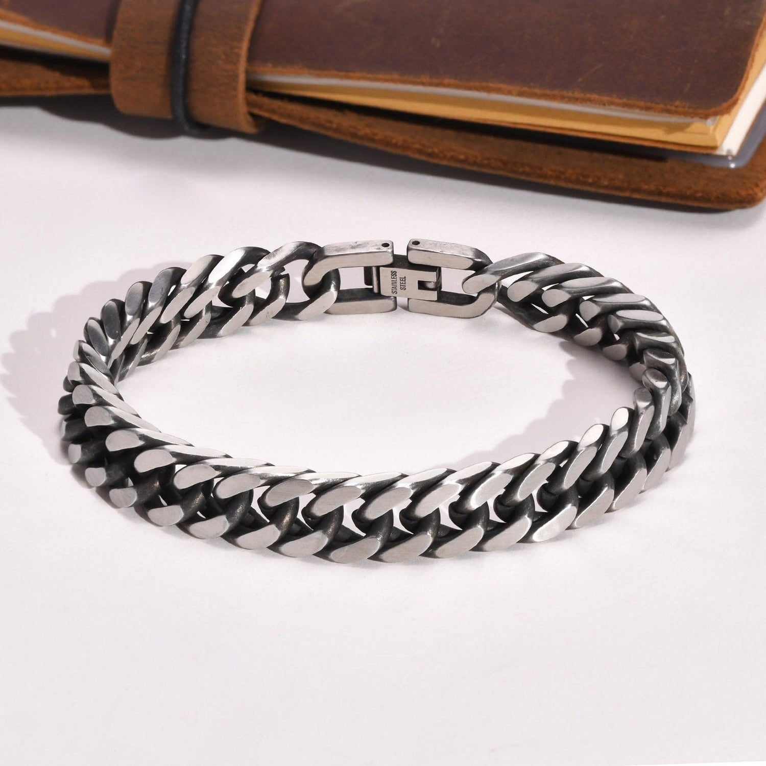 retro simple style chains print stainless steel men&