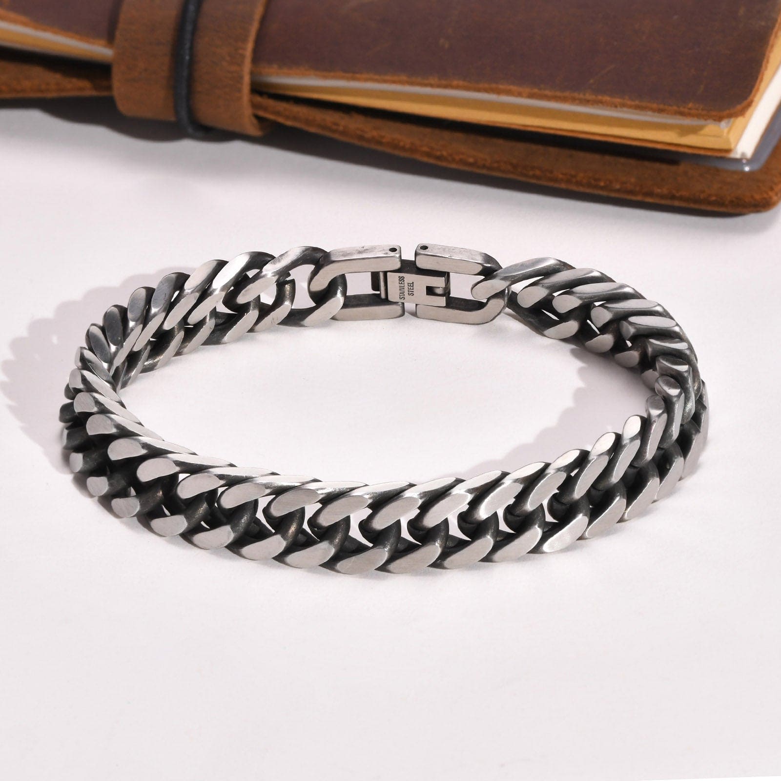 retro simple style chains print stainless steel men&
