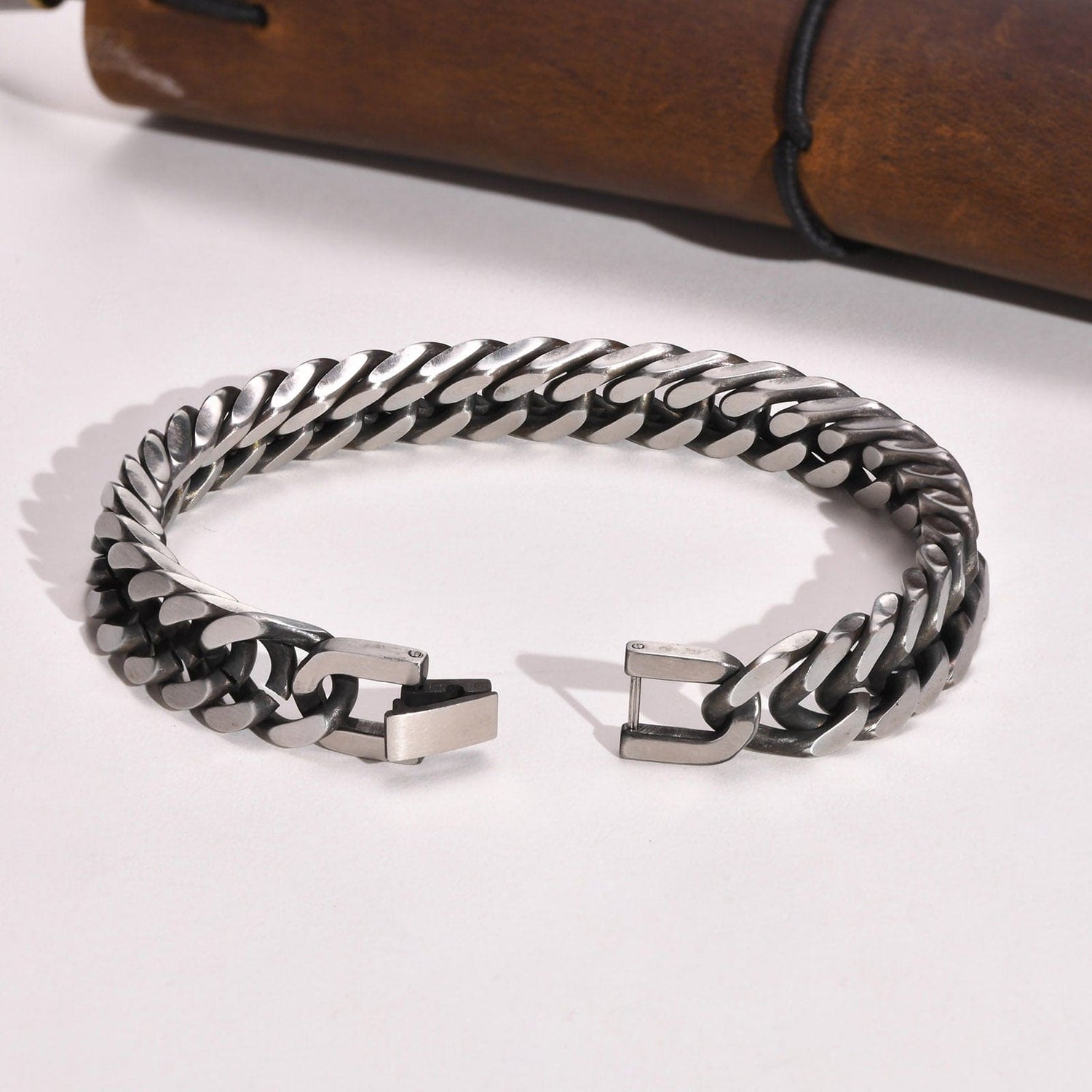 retro simple style chains print stainless steel men&