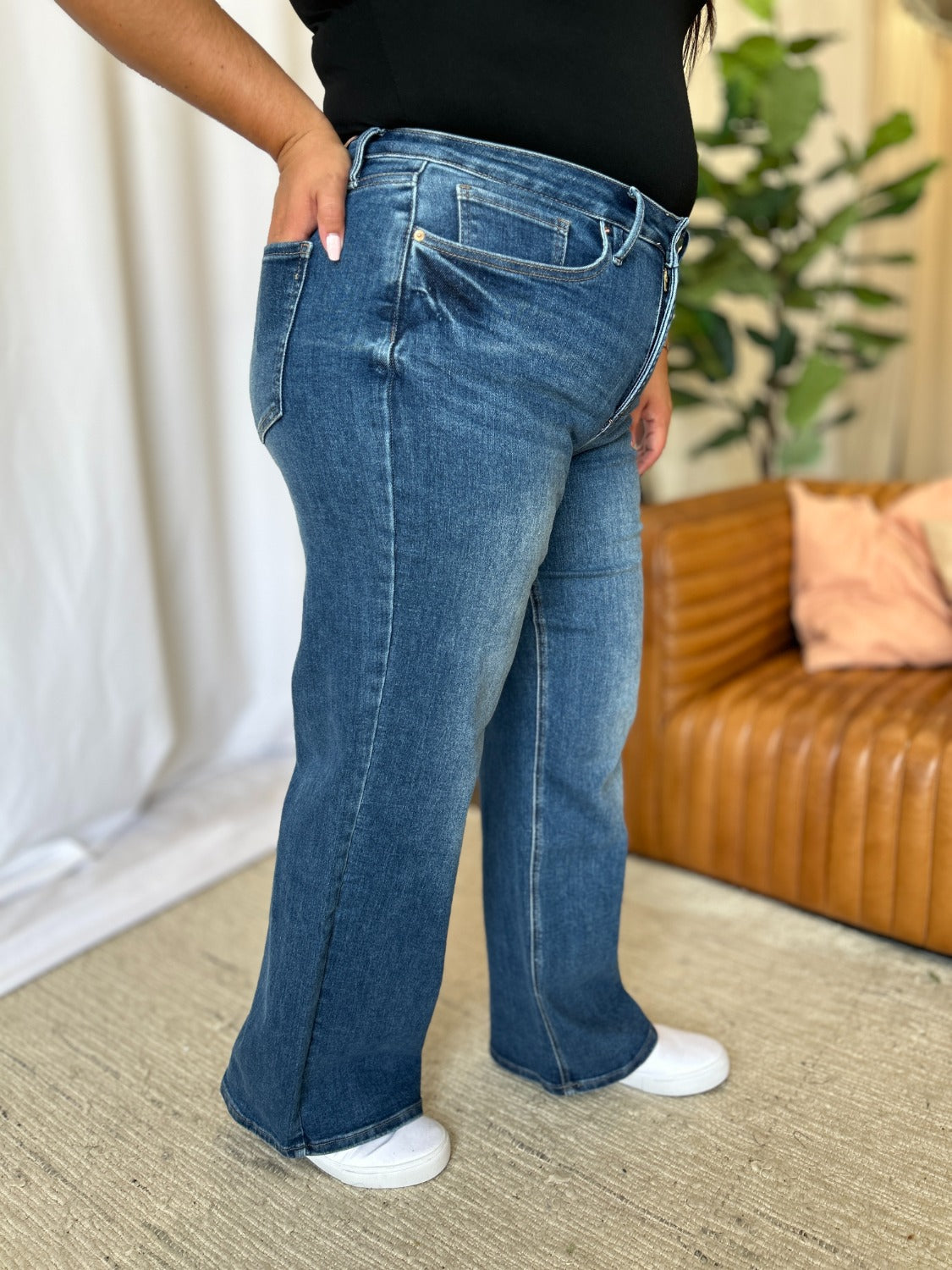 RFM Full Size High Rise Tummy Control Wide Leg Jeans Medium Women&