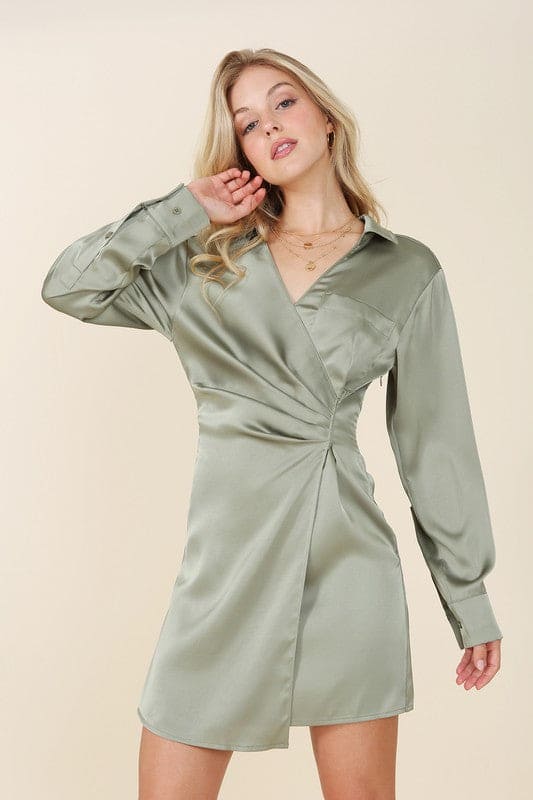 Satin collared wrap mini dress by Lilou | Fleurcouture