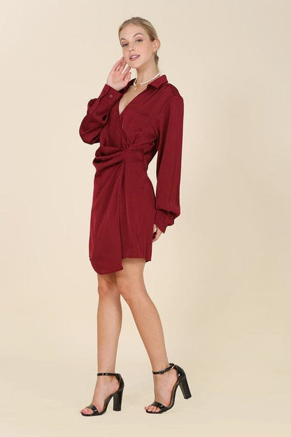 Satin collared wrap mini dress by Lilou | Fleurcouture