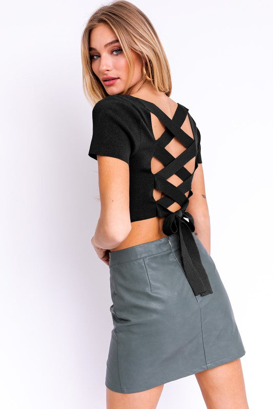 Short Sleeve Criss Cross Back Knit Top by LE LIS | Fleurcouture