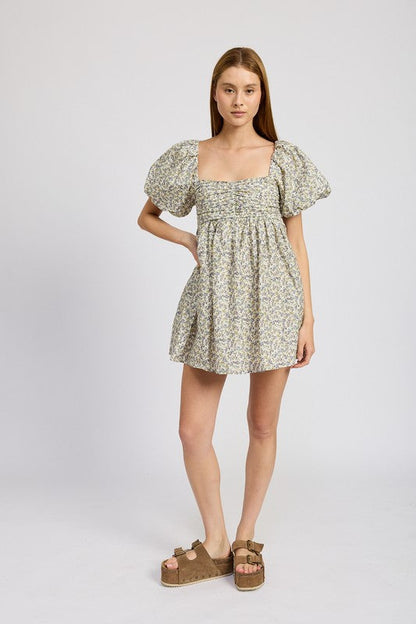 SQUARED NECK RUCHED MINI DRESS WTIH PUFF SLEEVES NAVY LIME FLORAL by Emory Park | Fleurcouture