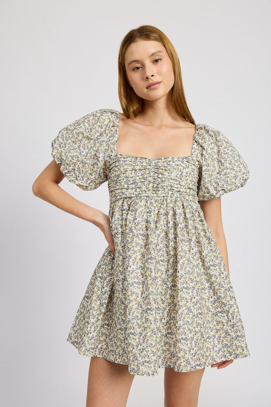 SQUARED NECK RUCHED MINI DRESS WTIH PUFF SLEEVES NAVY LIME FLORAL S by Emory Park | Fleurcouture