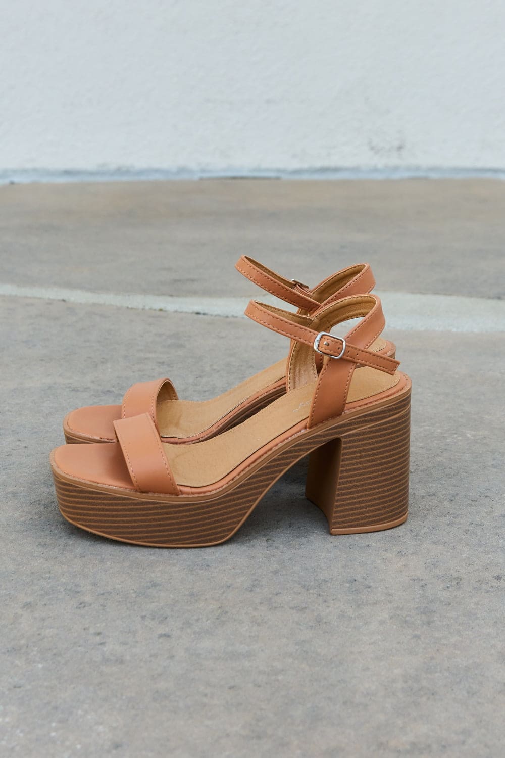 Weeboo Feel It Platform Heel Sandals Cognac by Trendsi | Fleurcouture