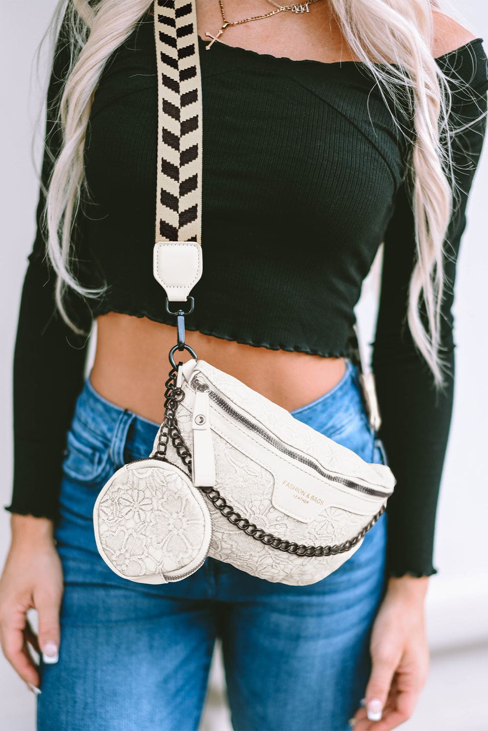 White Colorblock Strap Chain Shoulder Bag With Coin Purse ONE SIZE 95%PU+5%Alloy Shoes &amp; Bags by Fleurcouture | Fleurcouture